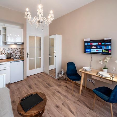 Studio Apartment - Tower Petrin Прага Екстериор снимка