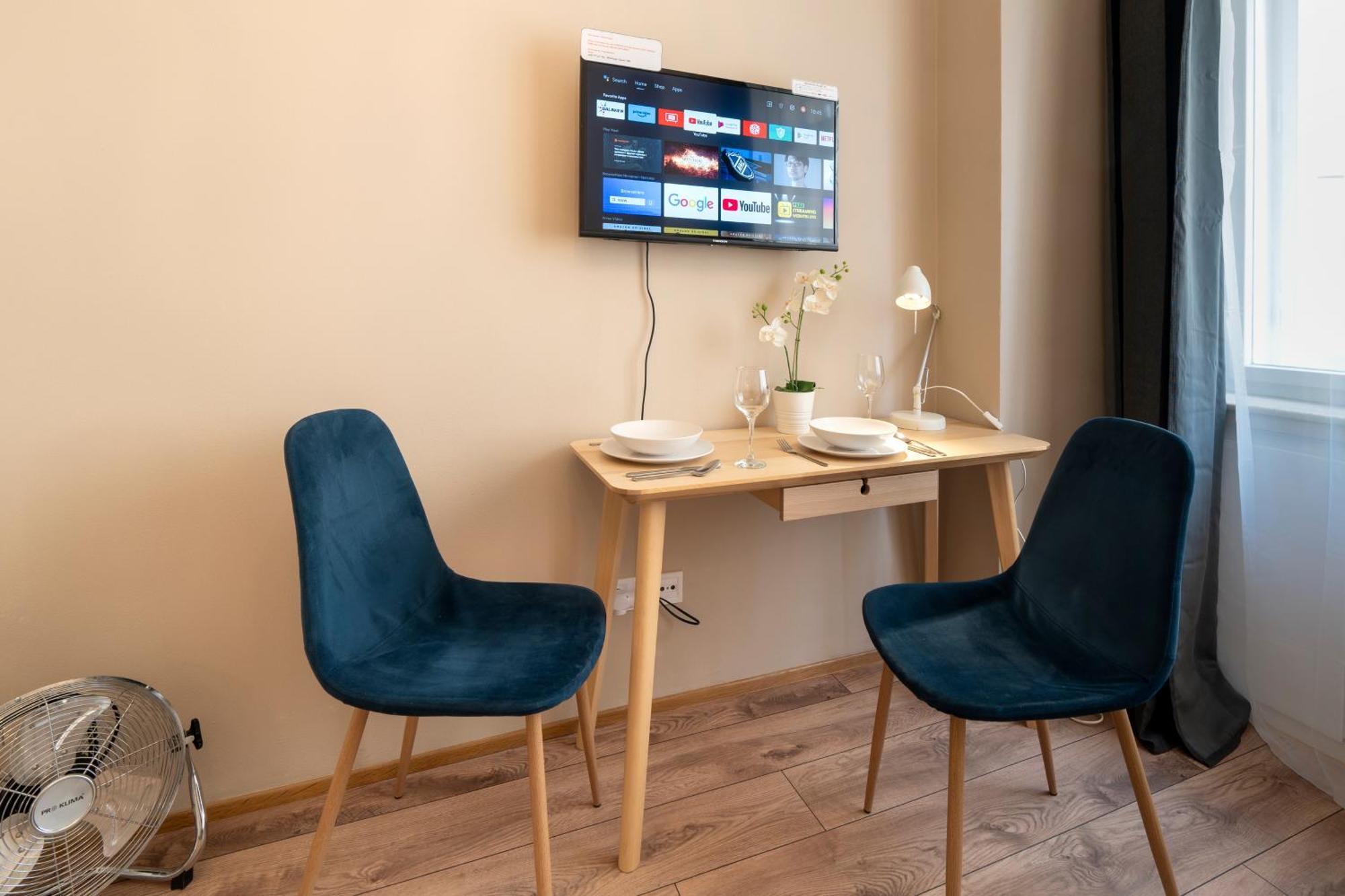Studio Apartment - Tower Petrin Прага Екстериор снимка