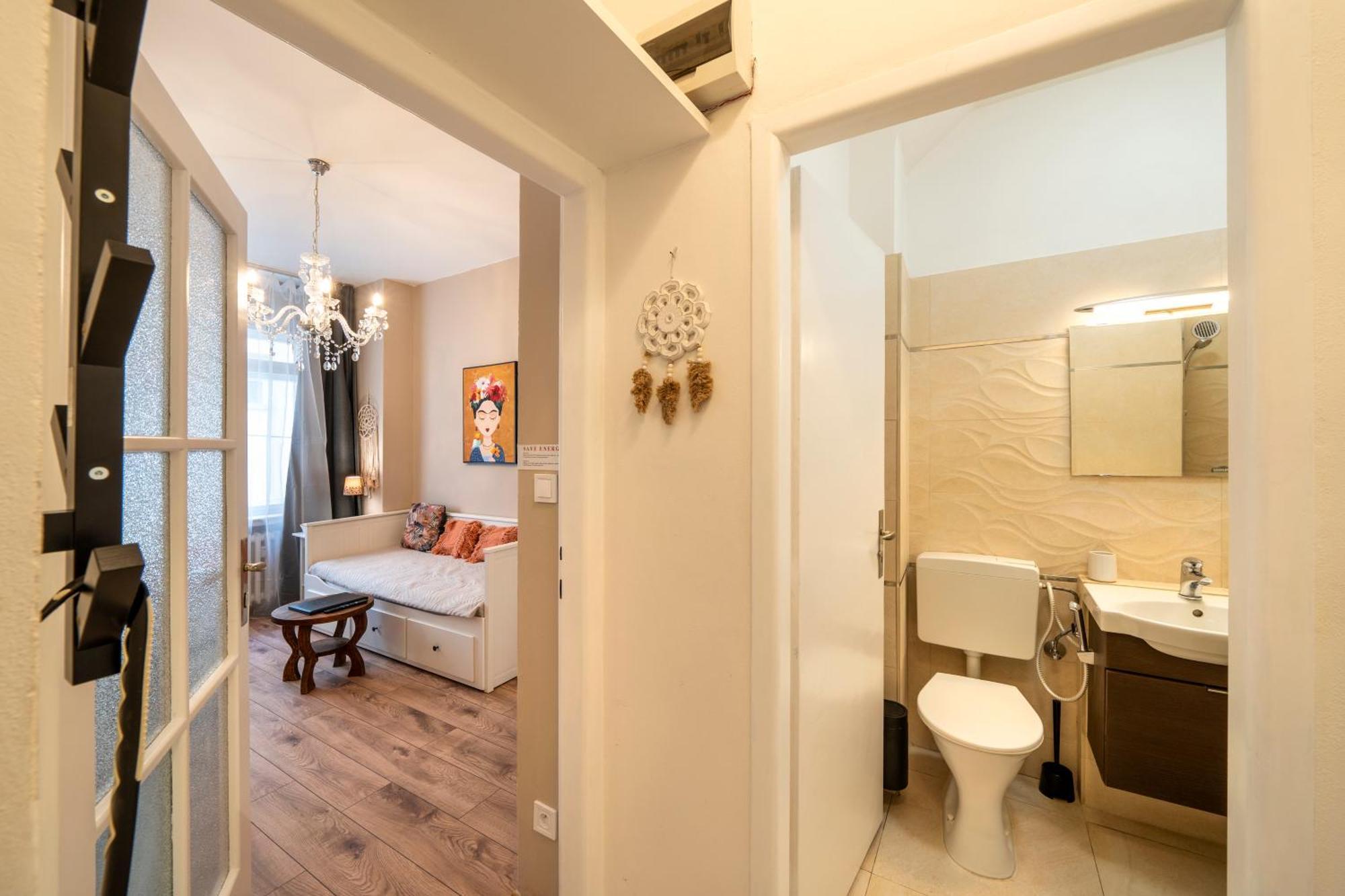 Studio Apartment - Tower Petrin Прага Екстериор снимка