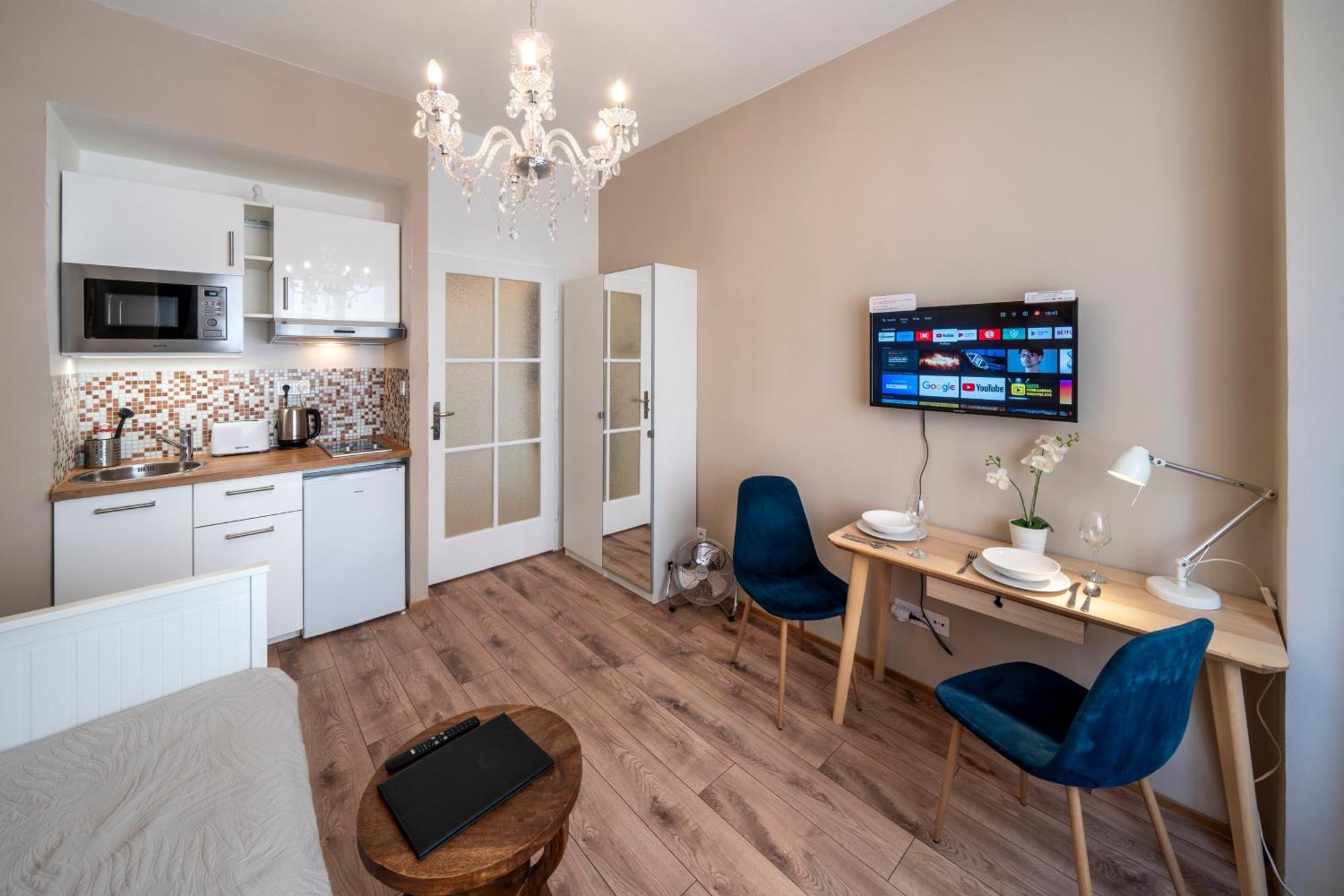 Studio Apartment - Tower Petrin Прага Екстериор снимка
