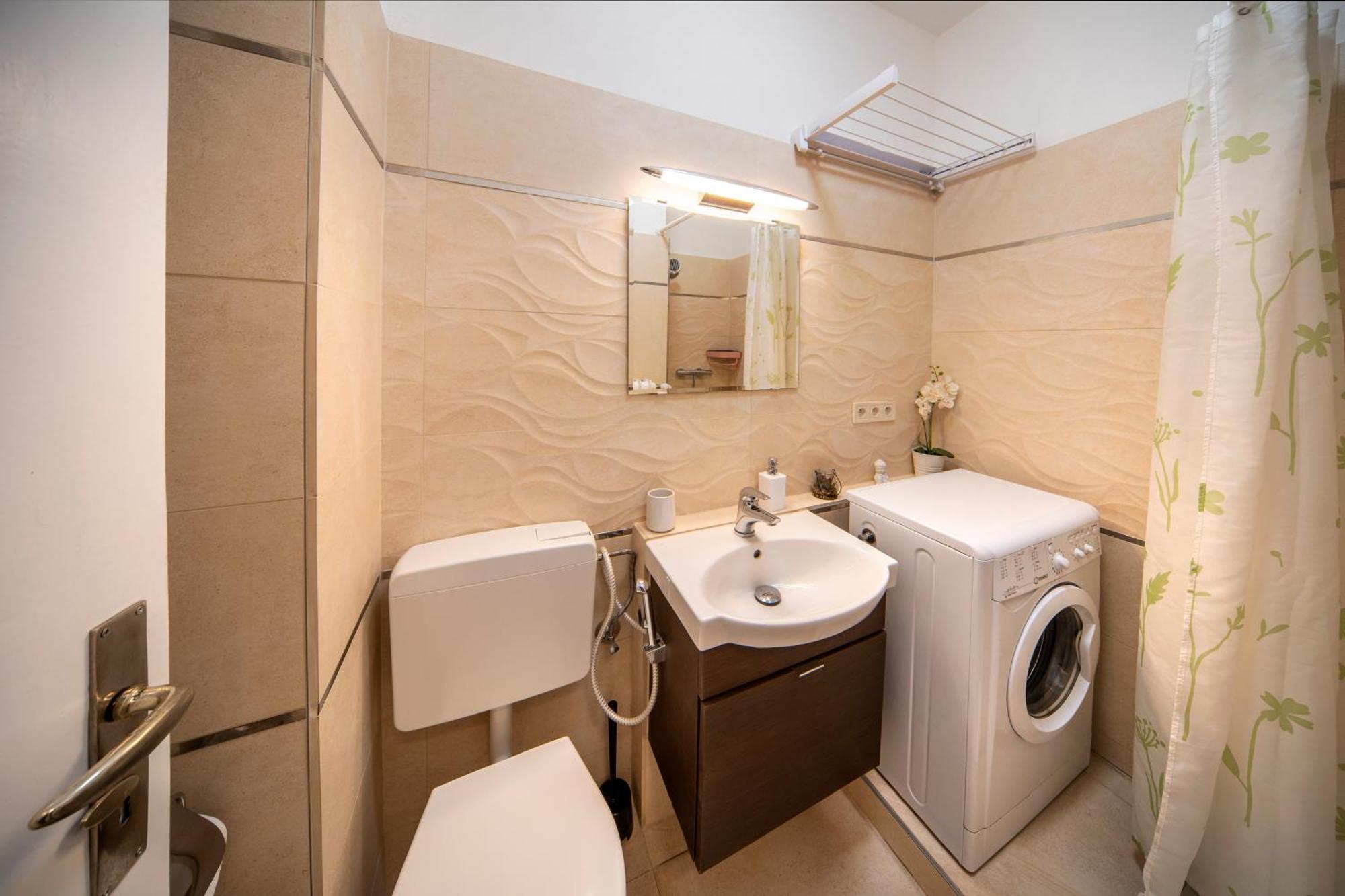 Studio Apartment - Tower Petrin Прага Екстериор снимка