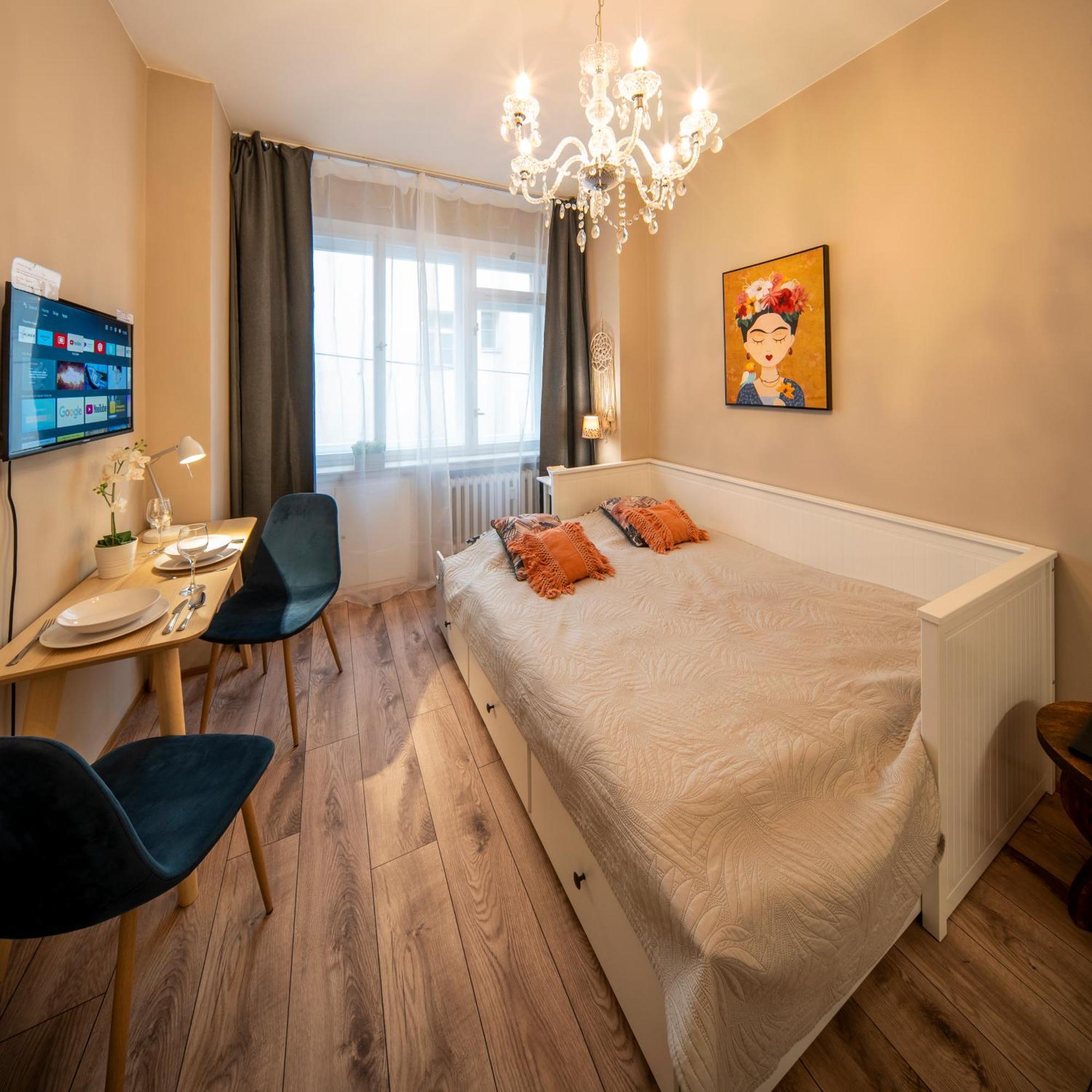 Studio Apartment - Tower Petrin Прага Екстериор снимка