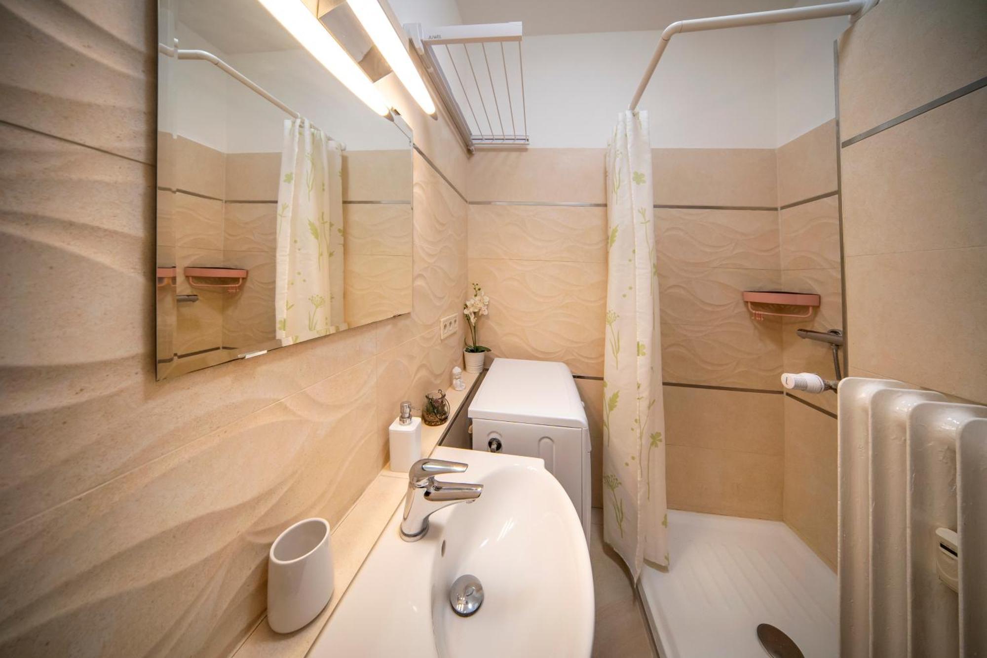Studio Apartment - Tower Petrin Прага Екстериор снимка