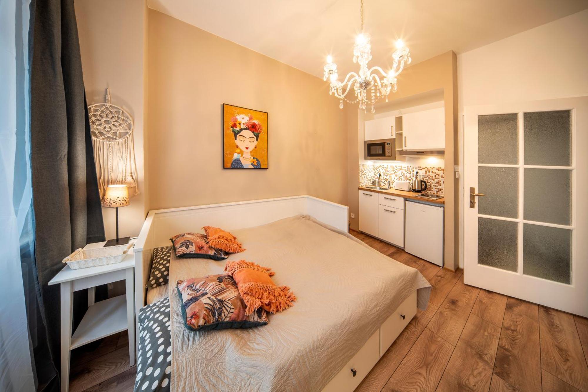 Studio Apartment - Tower Petrin Прага Екстериор снимка