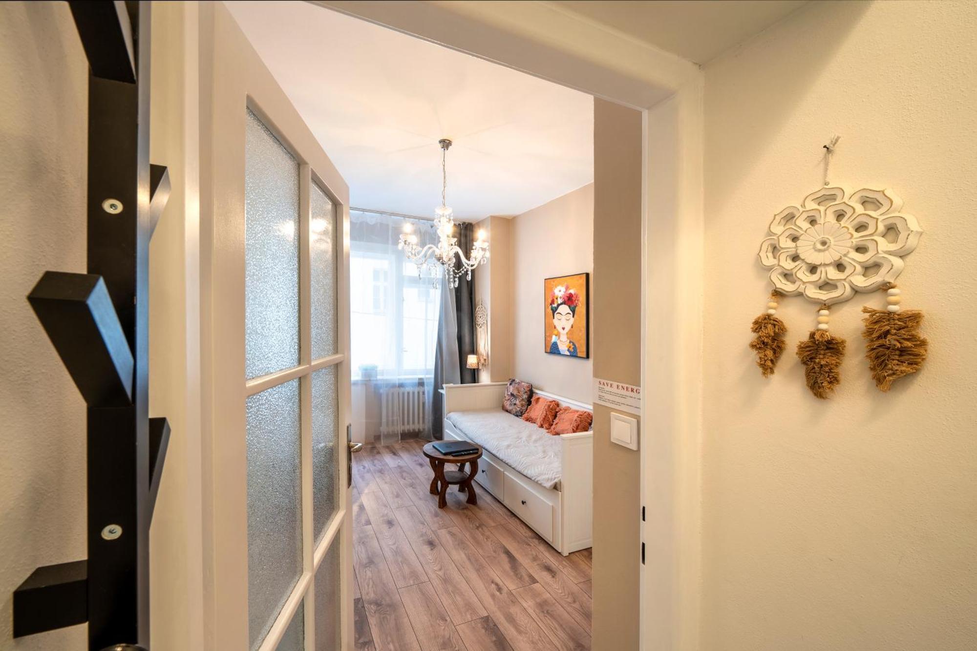 Studio Apartment - Tower Petrin Прага Екстериор снимка