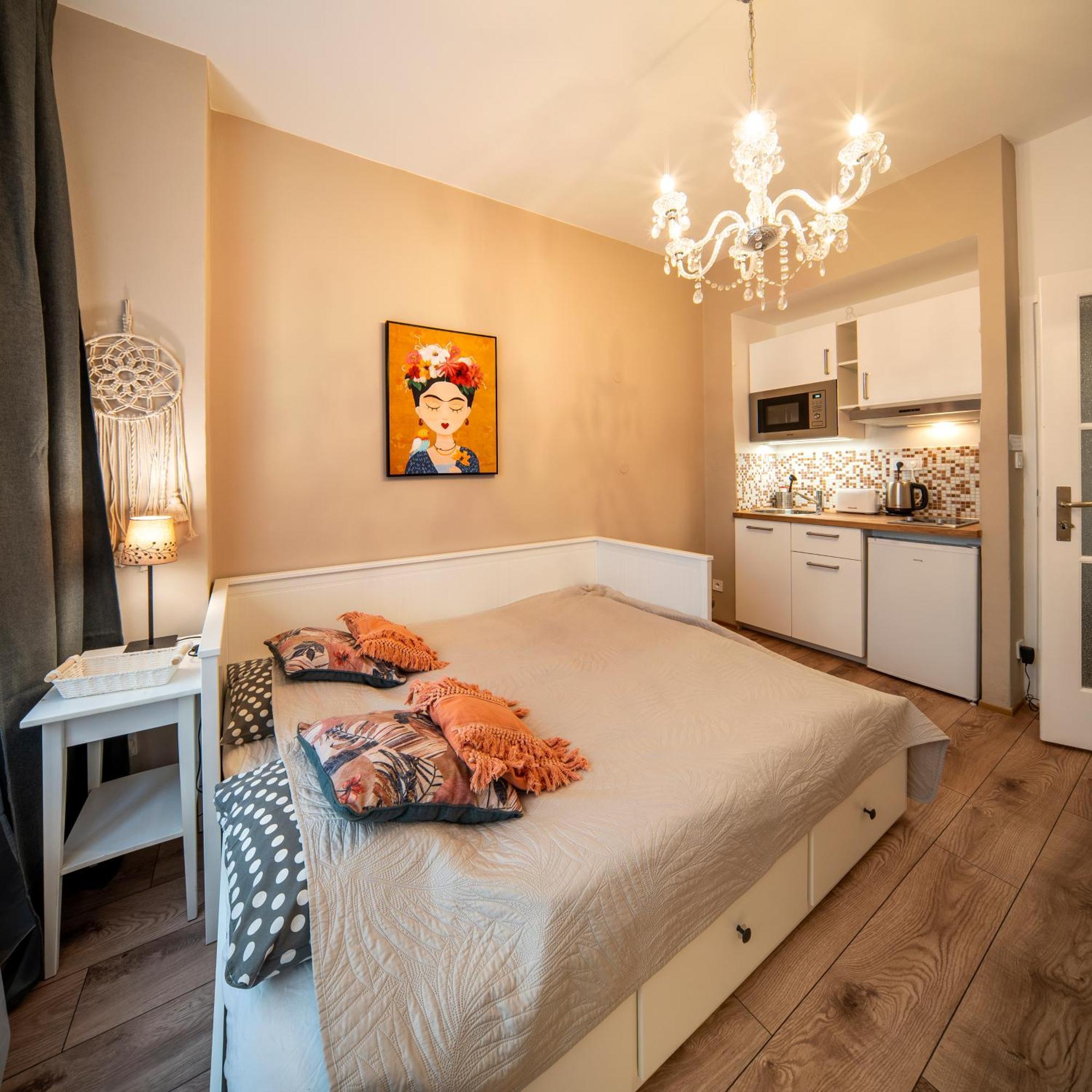 Studio Apartment - Tower Petrin Прага Екстериор снимка